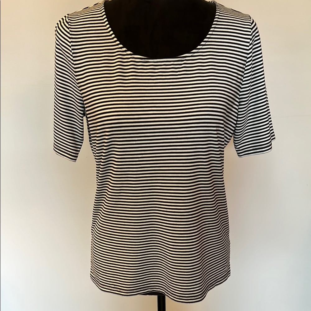 Talbots Black and White Fitted Short Sleeve Tee Size MP Elbow Length